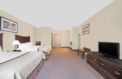 Ira Hotel | Baymont by Wyndham Snyder