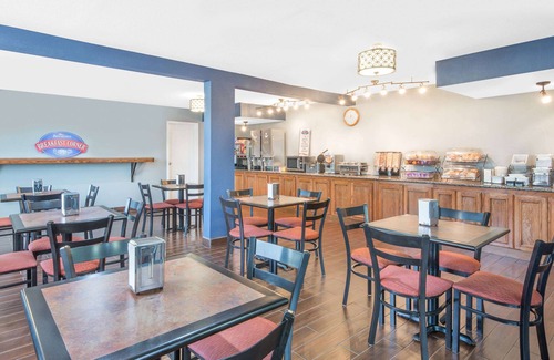 Turners Hotel | Baymont by Wyndham Springfield South Hwy 65