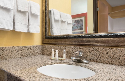 Springfield Hotel | Baymont by Wyndham Springfield IL