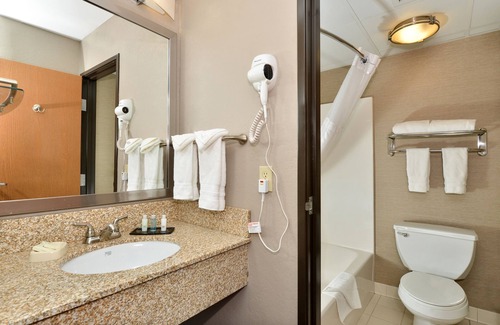 Brooklyn Center Hotel | Baymont by Wyndham Brooklyn Center