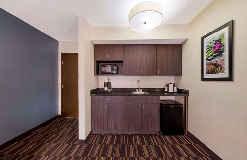 Elizabeth City Hotel | Baymont by Wyndham Elizabeth City