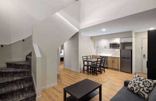 West Edmonton Hotel | Baymont By Wyndham West Edmonton