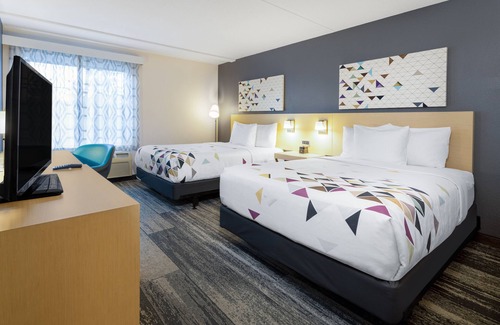 Elmsford Hotel | Baymont by Wyndham White Plains - Elmsford