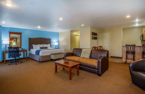 Buena Hotel | Baymont by Wyndham Yakima Riverfront
