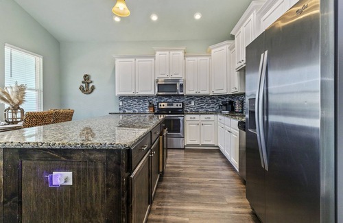 Hackberry House | Bayou Bliss Lodge
