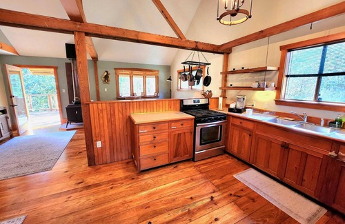Bush Cabin | Bayou Bromeliad at Lochloosa