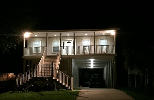 Barataria Apartment | Bayou Life Lodging and Charter Fishing. Only 25 miles to the French Quarter.