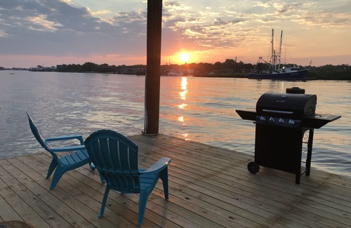 Barataria House | Bayou Life Lodging, Charter Fishing, Ecotourism. Only 25 miles to French Quarter