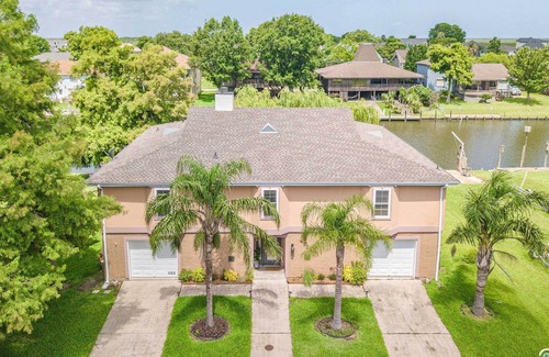 New Orleans East Area House | Bayou Waterfront | Games Room | Monthly Discount