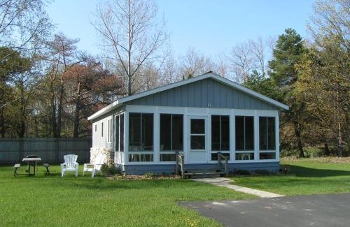 Northport House | Baypointe Cottage 6