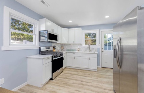 North Cape May House | Bayshore Beach Bungalow 4-bedroom house bayside in North Cape May, NJ