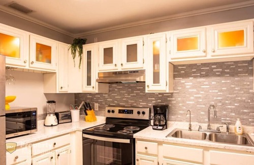 Ballast Point House | Bayshore Breeze Summa
