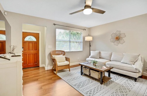Ballast Point House | Bayshore Bungalow