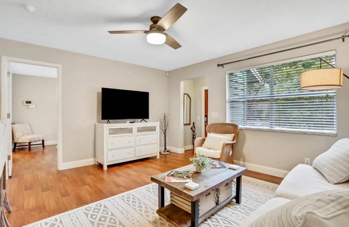 Ballast Point House | Bayshore Bungalow
