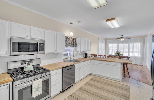 Keansburg House | Bayshore Bungalow - Your Perfect Beachside Escape