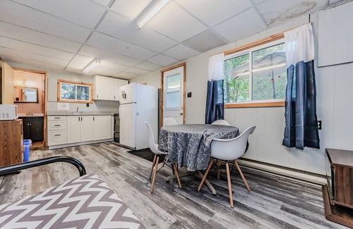 Wiarton Cottage | Bayshore Cottages: The Oahu