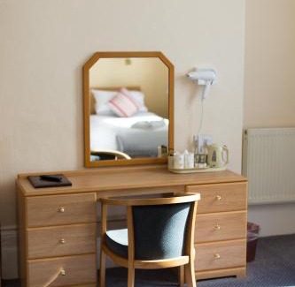 Sandown Hotel | Bayshore Hotel