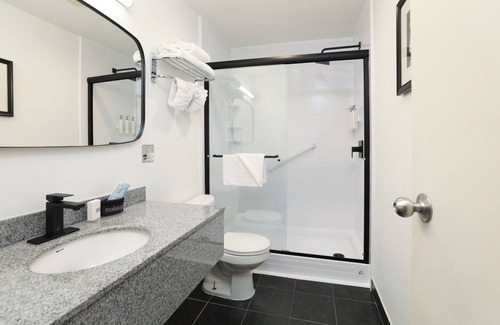 Waterton Park Hotel | Bayshore Inn & Spa