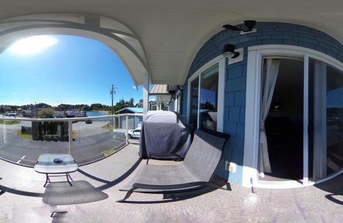 Ucluelet Hotel | Bayshore Waterfront Inn
