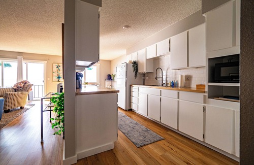 South Hill Apartment | Bayside Apartment #4- Top Floor Waterfront Views above Boulevard Park