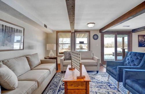 Browns Lake Villa | Bayside Beach House