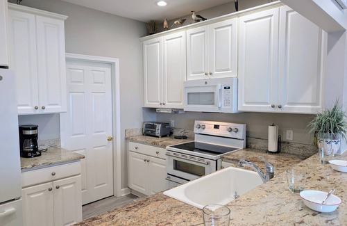 Bethany Beach House | Bayside Bliss. South Shore Marina w/views. 3BR TH w/Decks, Pool & Prime Location