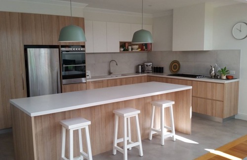 Highett House | Bayside Bounce! - Sun filled family bayside homen5 min drive from beach! n
