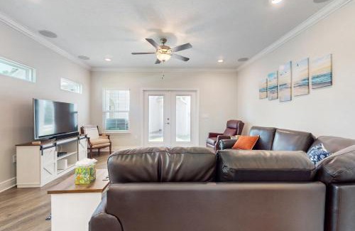 Navarre House | Bayside Breeze