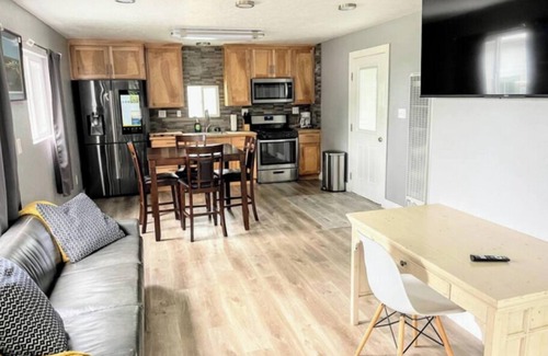 Jacoby Creek House | Bayside Casita Upgraded &In Town