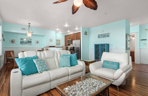 Red Fish Cove Condo | Bayside condo with access to all Pointe West amentities and beautiful beaches!