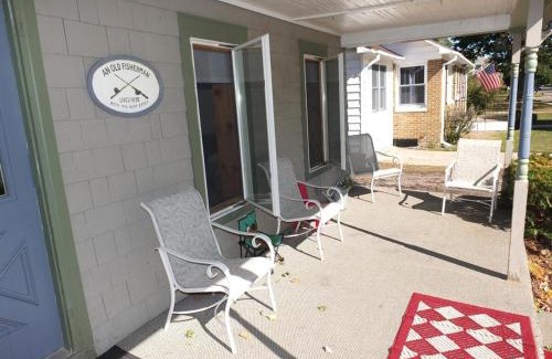Frankfort House | Bayside Cottage - Remodeled And Great Location!