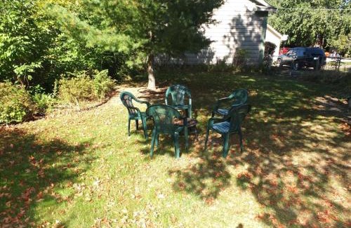 Frankfort House | Bayside Cottage - Remodeled And Great Location!