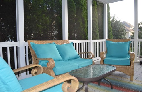 The Commons House | Bayside * Extraordinary Single Family w 4BR, 3 BA, 2 MBR Suites 3,200 sq. ft.