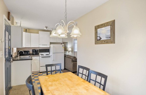 Sodus Point Cottage | Bayside Getaway 2 bdrm cottage with bay view