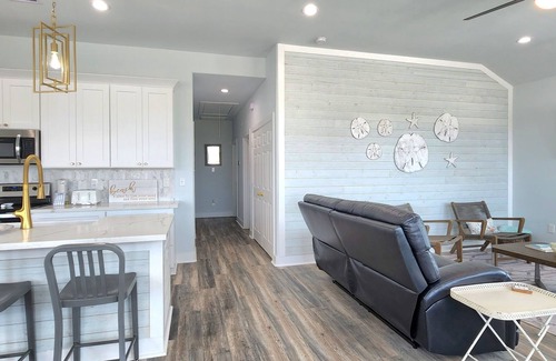 Pointe San Luis House | Bayside home close to the pool!