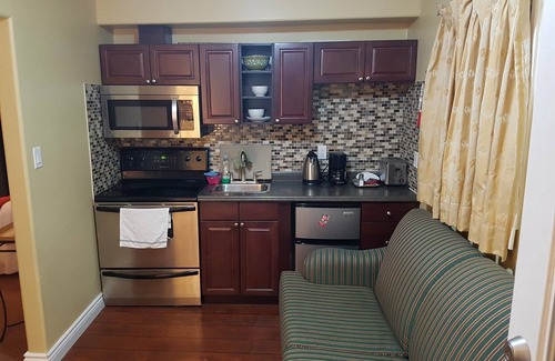 Bayridge West Hotel | Bayside Inn & Waterfront Suites