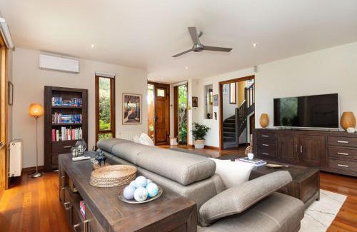 Highett House | Bayside Oasis in Highett
