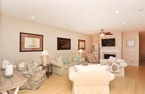 Sun Ridge House | Bayside Resort - 11420 West Sand Cove