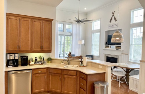 The Commons Villa | Bayside Resort 3 BR 3BA, Pools, Golf : Outdoor Pools and Gym