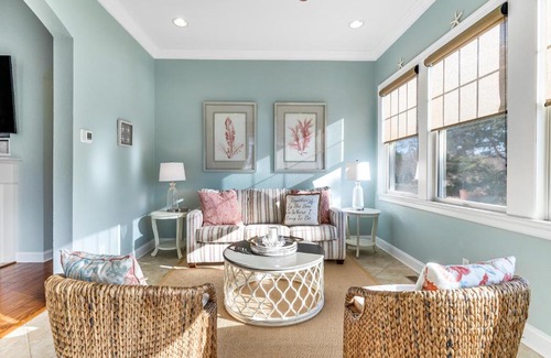 The Commons House | Bayside Resort - 36235 Sunflower