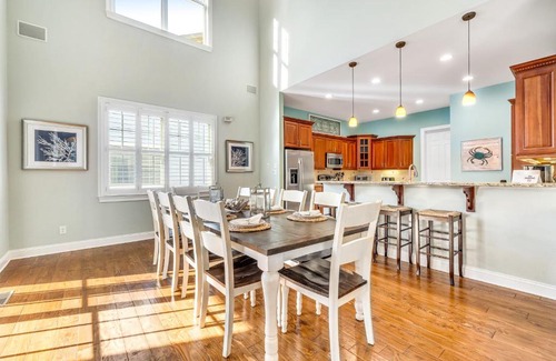 The Commons House | Bayside Resort - 36235 Sunflower