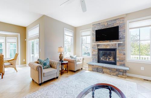 The Commons House | Bayside Resort - 38958 Aster Way