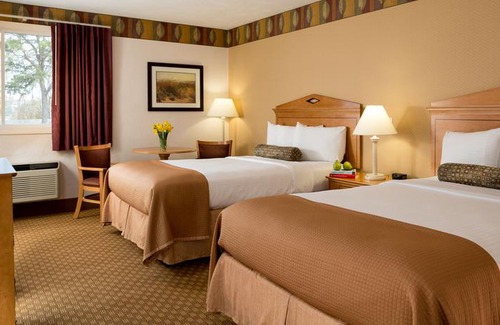 West Yarmouth Hotel | Bayside Resort Hotel