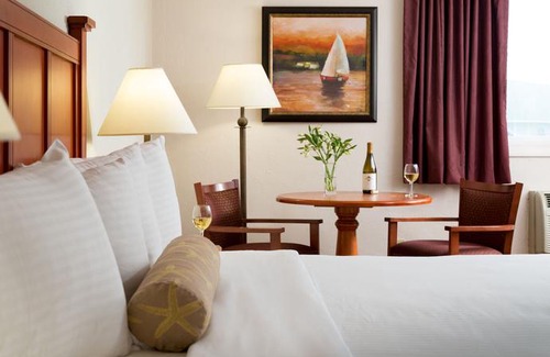 West Yarmouth Hotel | Bayside Resort Hotel