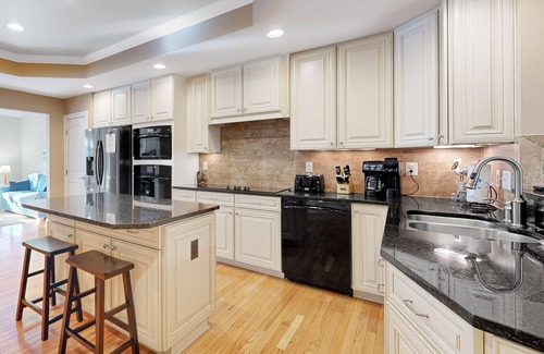 The Commons House | Bayside Resort retreat with grill, central AC, & paid-access pools & hot tub