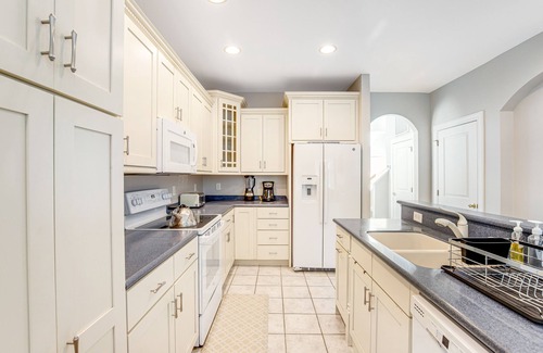 Sun Ridge House | Bayside Resort Stunner with Shared Pool/Hot Tub, Golf On-Site, Fast WiFi & AC