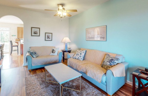 Sun Ridge House | Bayside Resort townhouse w/ gym, pool, basketball court, and free WiFi