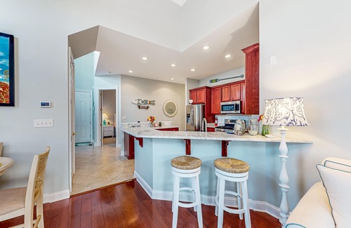 The Commons House | Bayside Resort townhome with nautical-theme, resort amenities, & water views