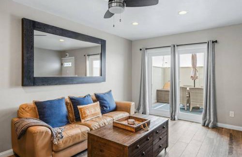 Crown Point Apartment | Bayside Villa -2BR Beachfront FREE parking