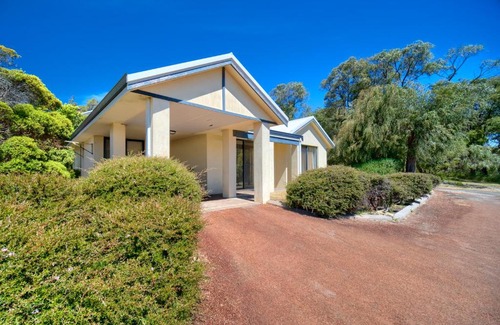 Walpole House | Bayside Villas
